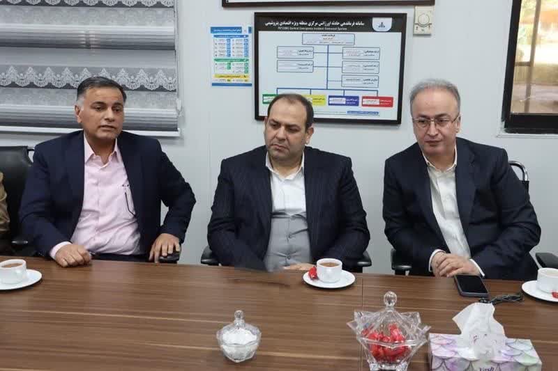 قدردانی مدیرتوسعه منابع انسانی شرکت ملی صنایع پتروشیمی از ایثارگری کادر درمان بیمارستان نفت ماهشهر