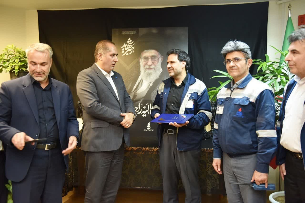 تجلیل از مدیریت میراشرفی در مسیر تولید توسط مدیران کل حوزه کار؛ پتروشیمی تبریز میزبان نشست «دوشنبه‌های کار و تولید» + تصاویر