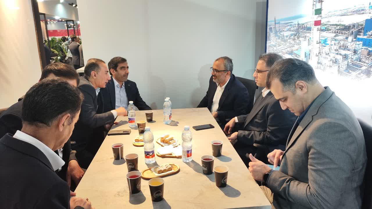بازدید نشست مدیرعامل پتروشیمی بوعلی سینا با مدیران ارشد بانک تجارت و صادرات