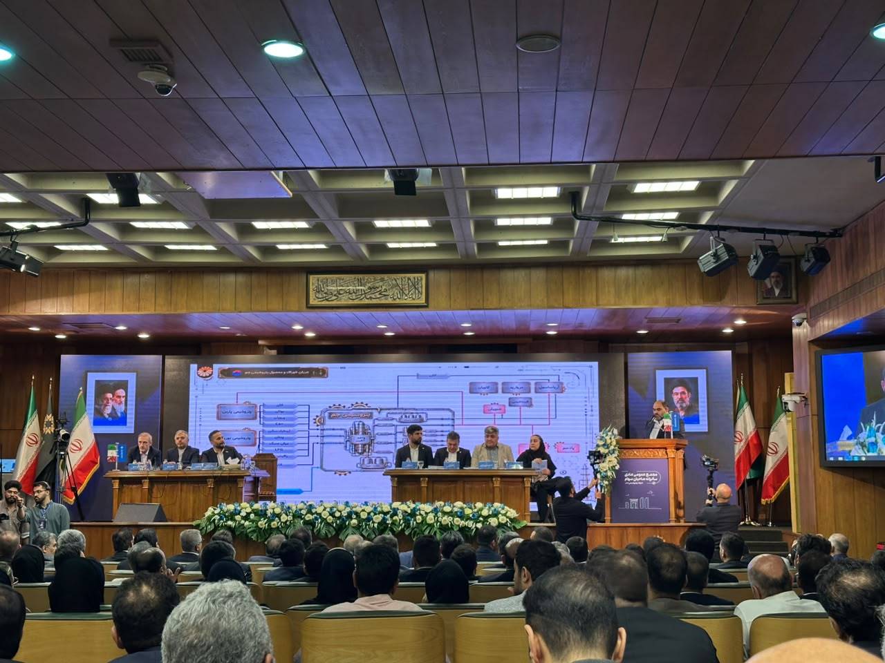 اکبری به ابهامات پایان داد؛ پروژه پلیمر کنگان طبق برنامه پیش می‌رود