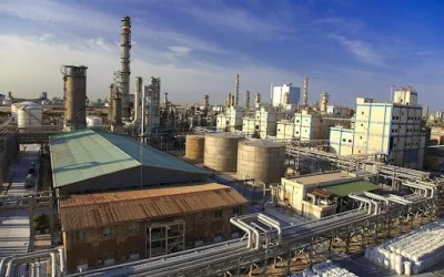 رصد بازار پتروشیمی جهان؛ نفت بالای ۱۰۶ دلار ماند و تردد هرمز کاهش یافت