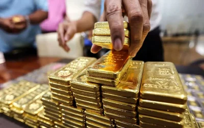 قیمت طلا در معاملات فوری به ۴۴۱۴ دلار رسید؛ تضعیف دلار و بدهی آمریکا بر بازار تأثیرگذار