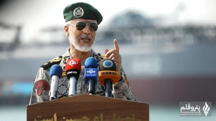 دریادار سیاری: دشمن شکست خورده؛ جوانان مسیر دفاع را ادامه دهند