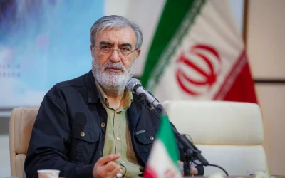 عزیزی به ادعای صف‌های طولانی بنزین در ایران پاسخی سرسختانه داد