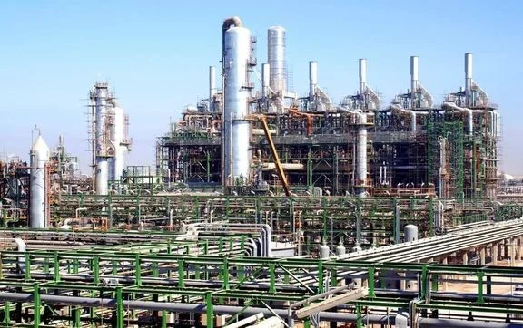پتروشیمی امیرکبیر حضور کارکنان ستادی را به ۳۰ درصد کاهش داد