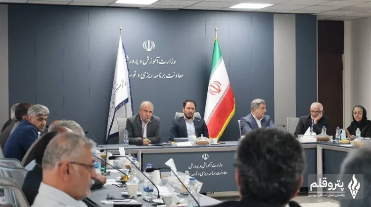 احمدی: جذب سفارشی در صندوق ذخیره فرهنگیان ممنوع است؛ ارزیابی مدیران با شاخص‌های عملکردی