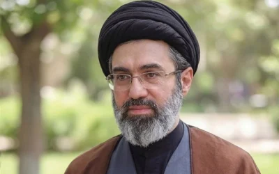 لحظات نادیده از حضور آیت‌الله خامنه‌ای در منزل علامه مصباح یزدی به نمایش درآمد